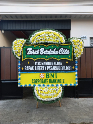 Papan Bunga Duka di Pondok Benda