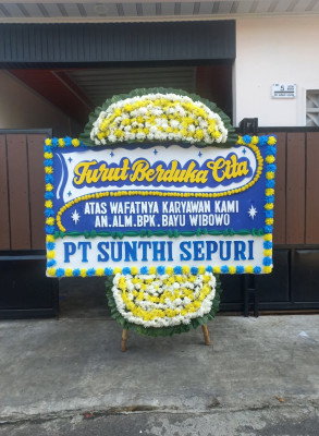Papan Bunga Duka di Pondok Benda
