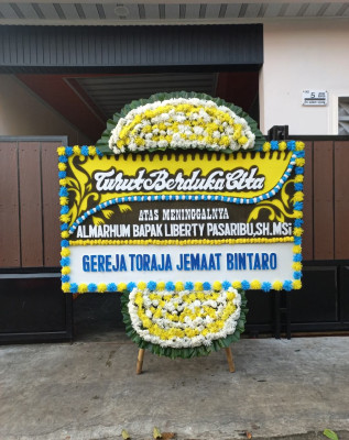 Papan Bunga Duka di Pondok Benda